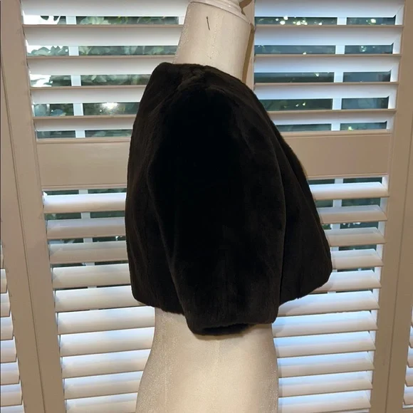 Stylish Chocolate Fur (Nutria) Capelet - Picture 2 of 11